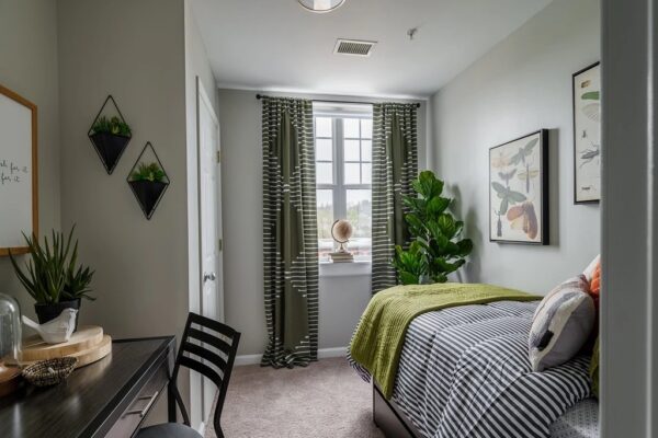 p1741637_photogallery_spinner place model unit-21